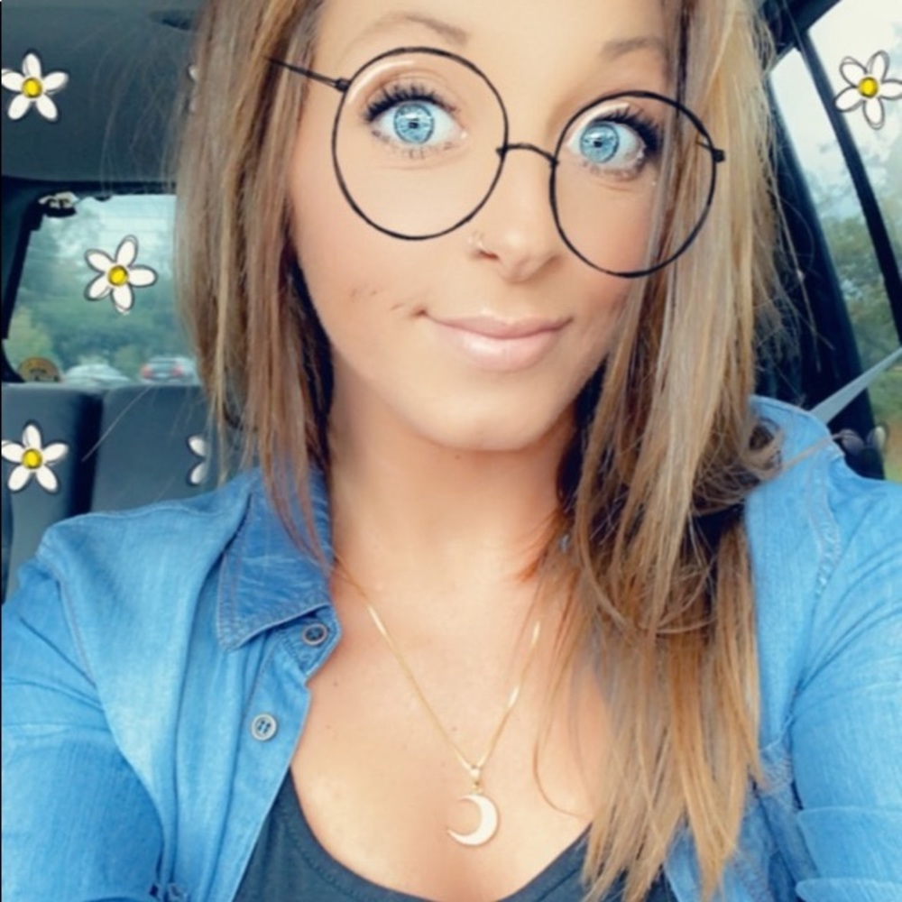 Meet your Posher, Gloria